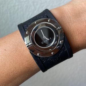 Gucci women’s watch Stainless steel Blue rubber wrist band Swiss made waterproof